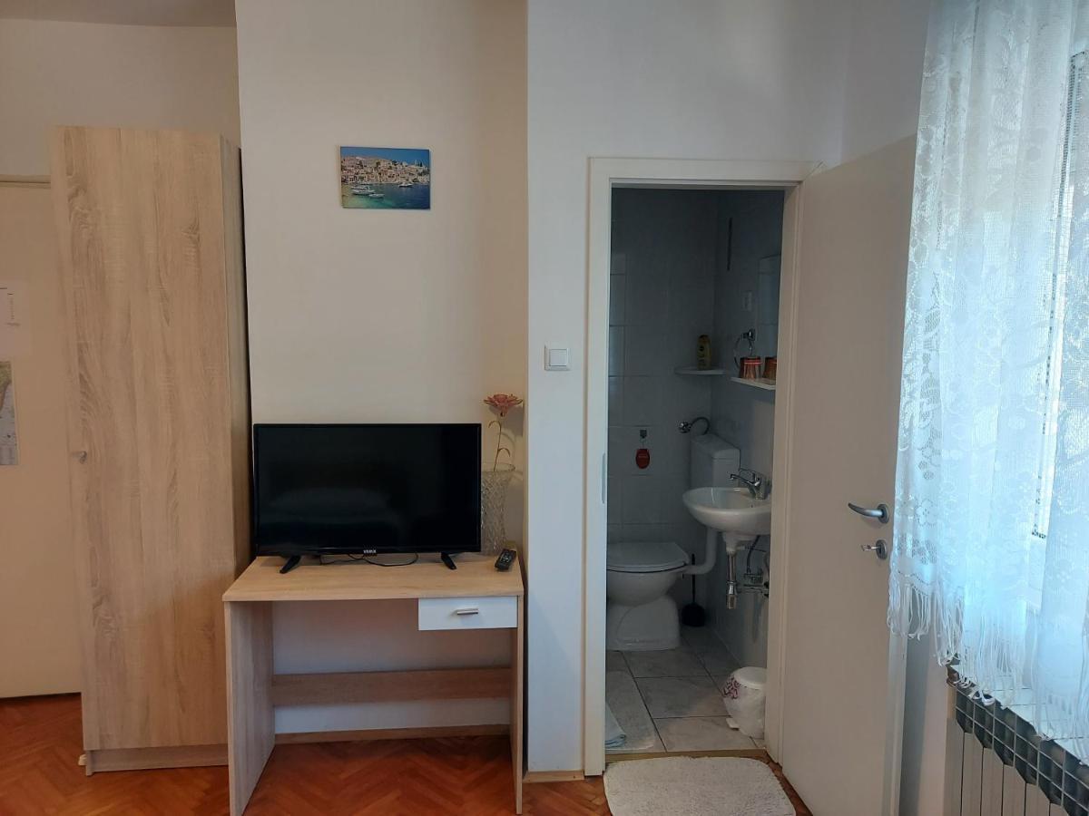 Elena Rooms Pasjak Exteriör bild