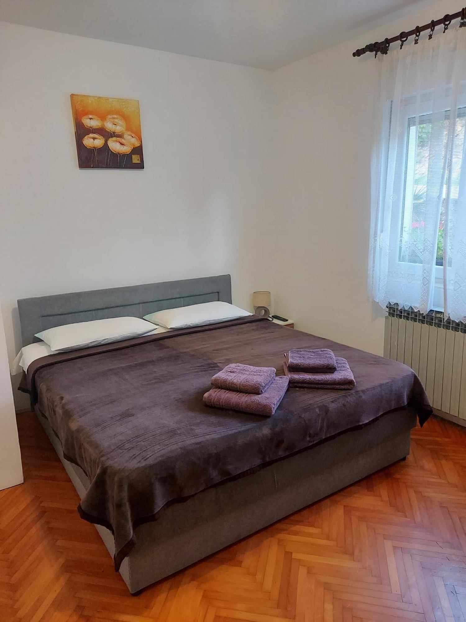 Elena Rooms Pasjak Exteriör bild