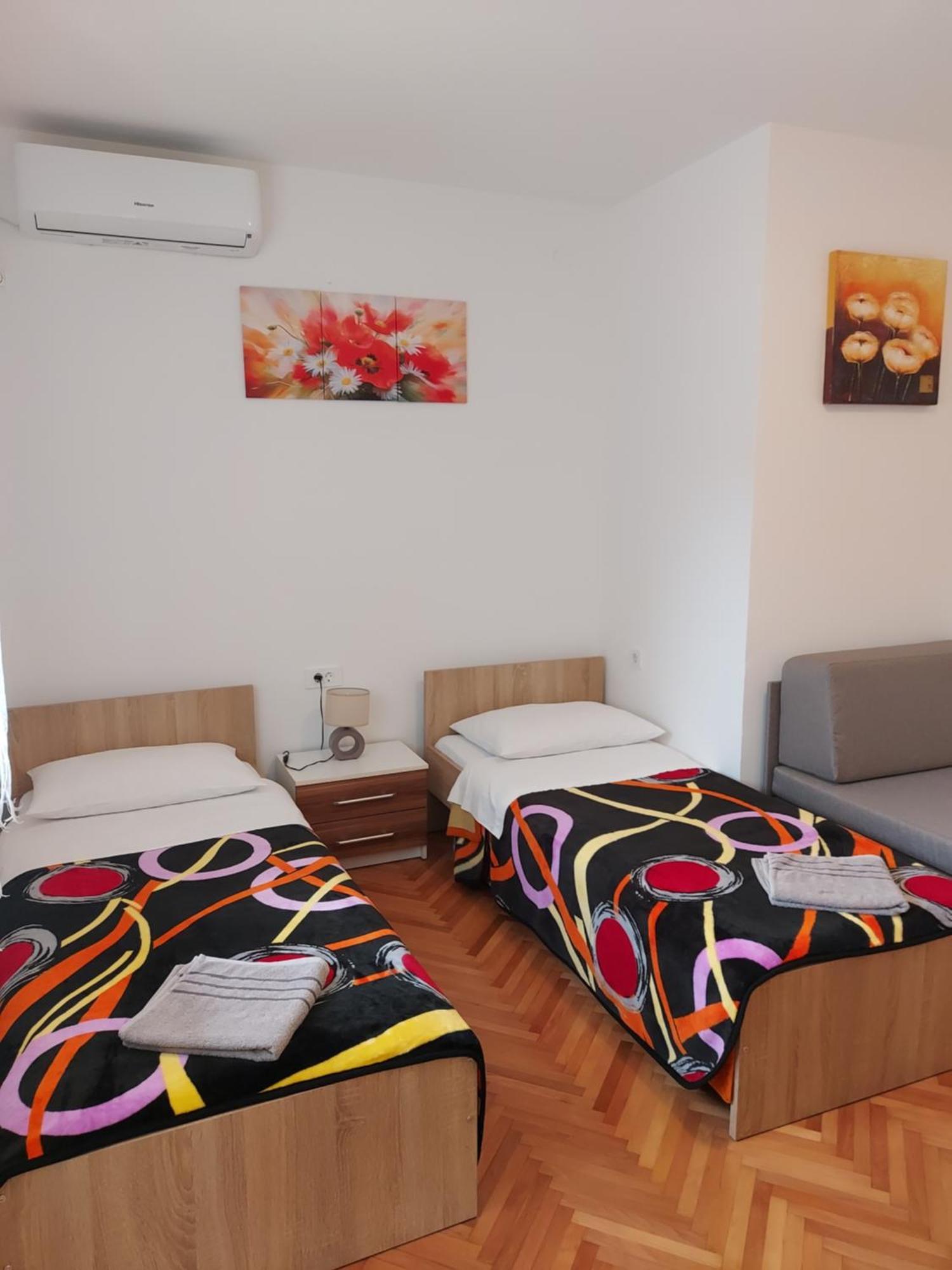 Elena Rooms Pasjak Exteriör bild