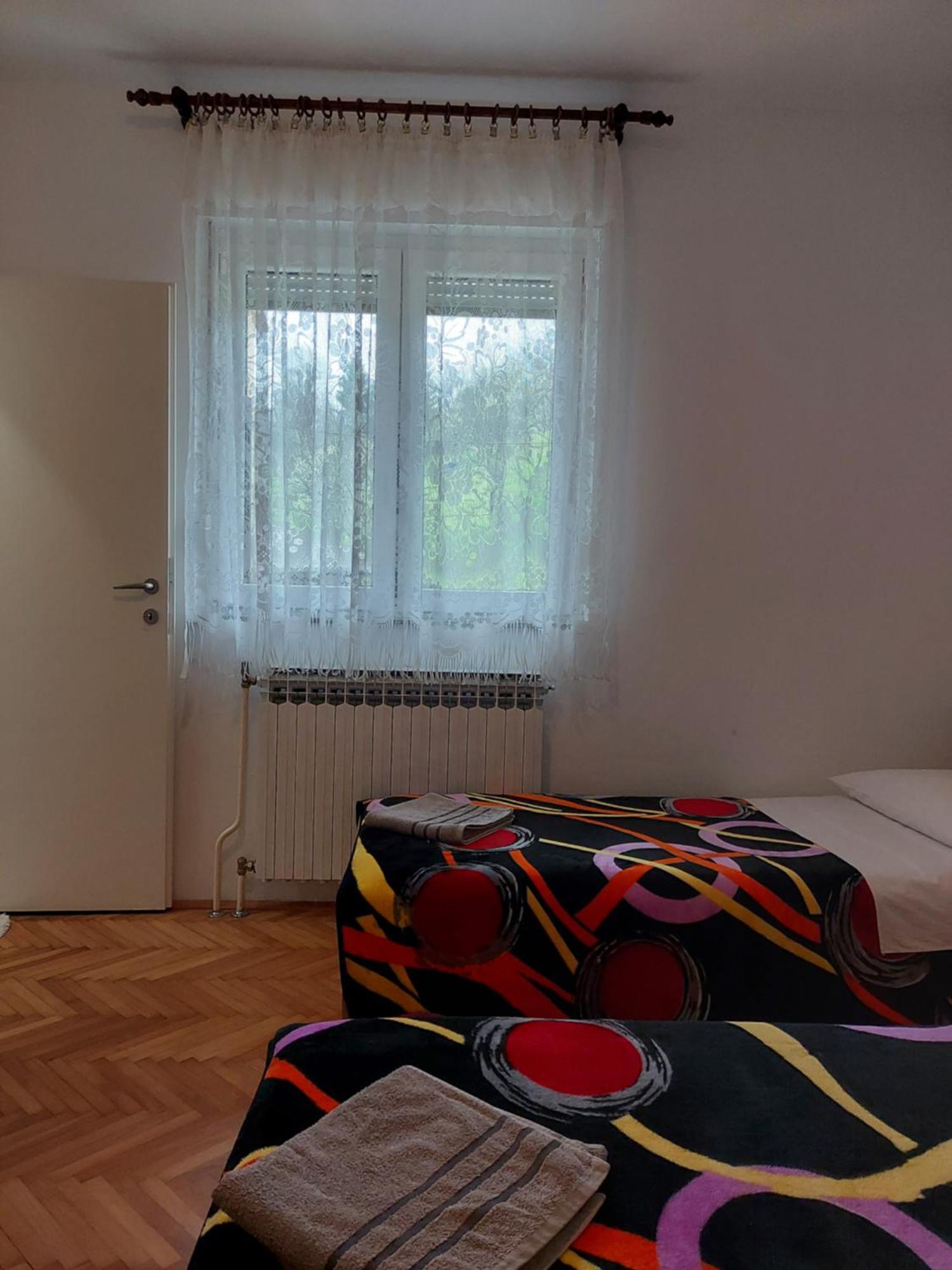 Elena Rooms Pasjak Exteriör bild