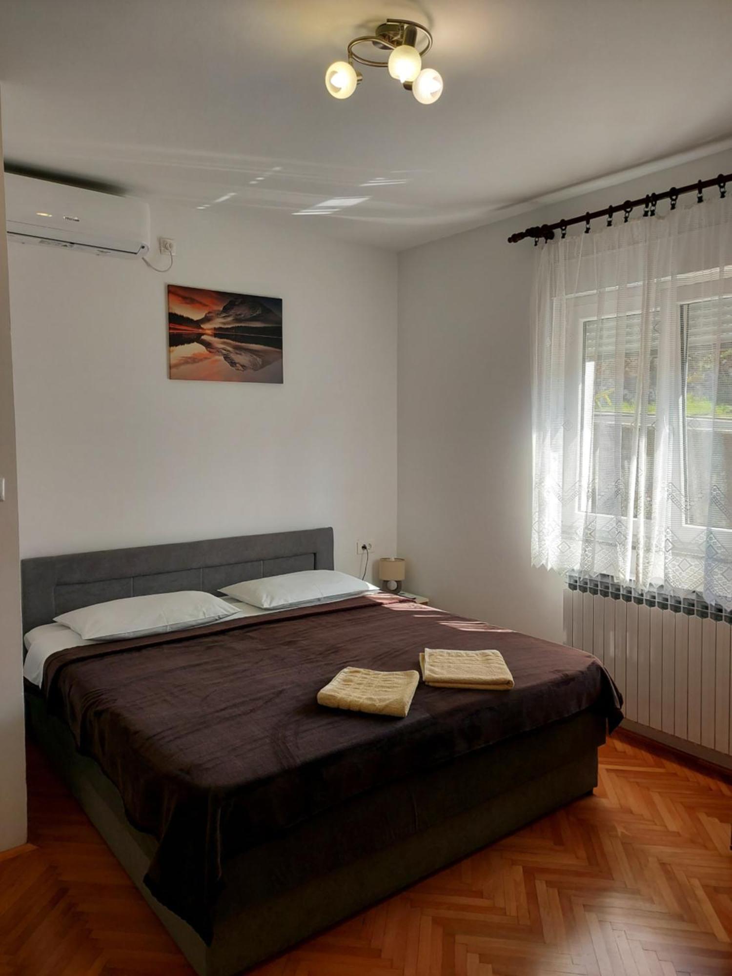 Elena Rooms Pasjak Exteriör bild